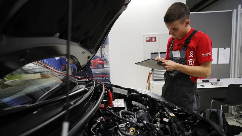 Mécatronicien-ne d'automobiles I véhicules légers